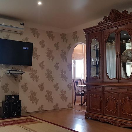 Люкс Апартаменты Центр Sukhumi Exterior foto